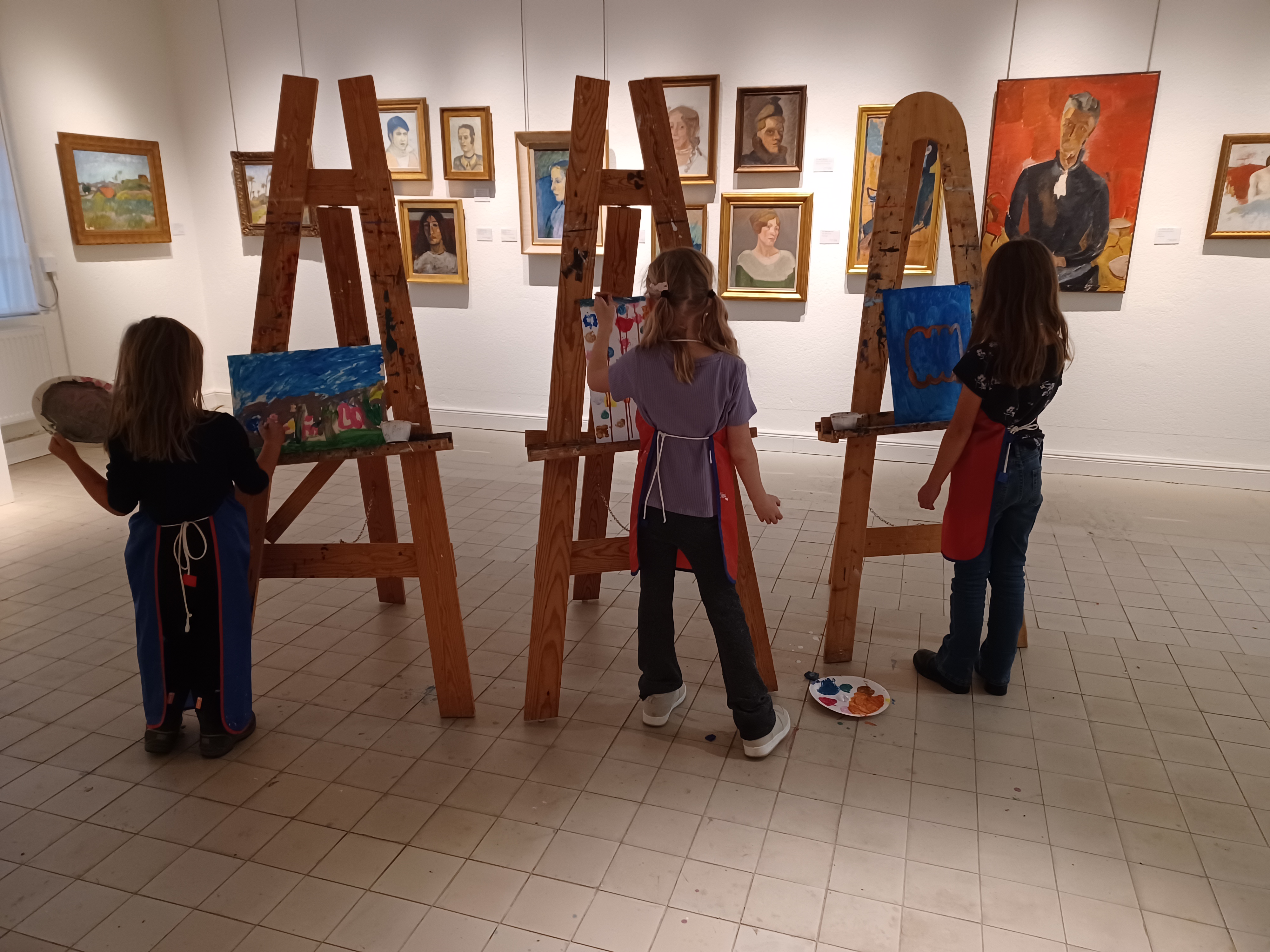 Måleri vid staffli. Aguélimuseet Bildrättigheter/fotograf: Helen Karlsson/Sala konstförening Måleri vid staffli. Aguélimuseet Bildrättigheter/fotograf: Helen Karlsson/Sala konstförening