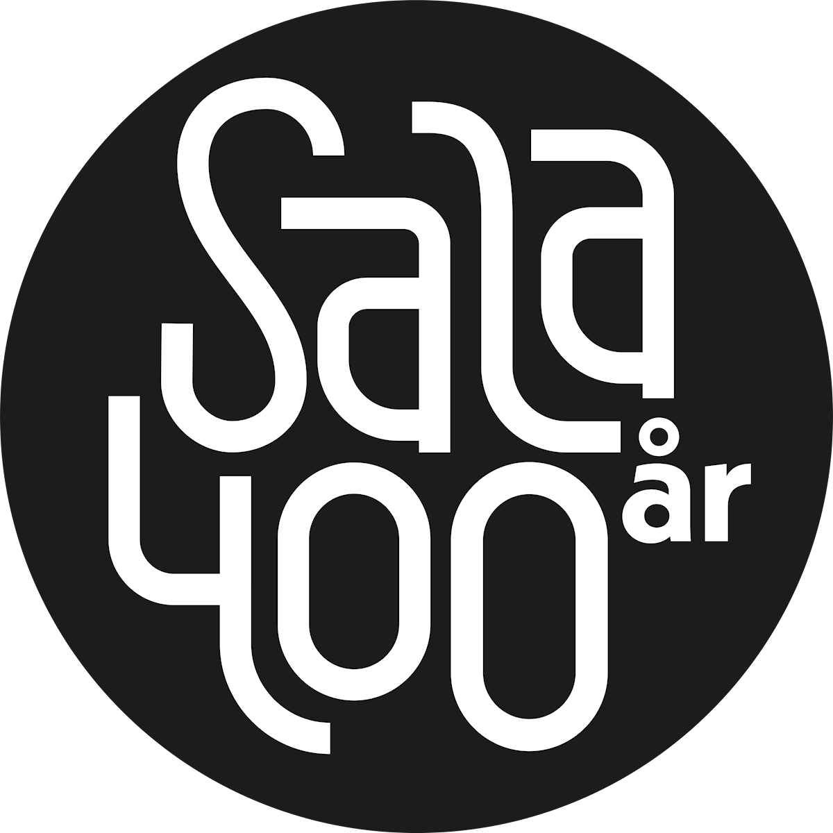 Logotypen för Sala 400 år, vit version med svart bakgrund.
